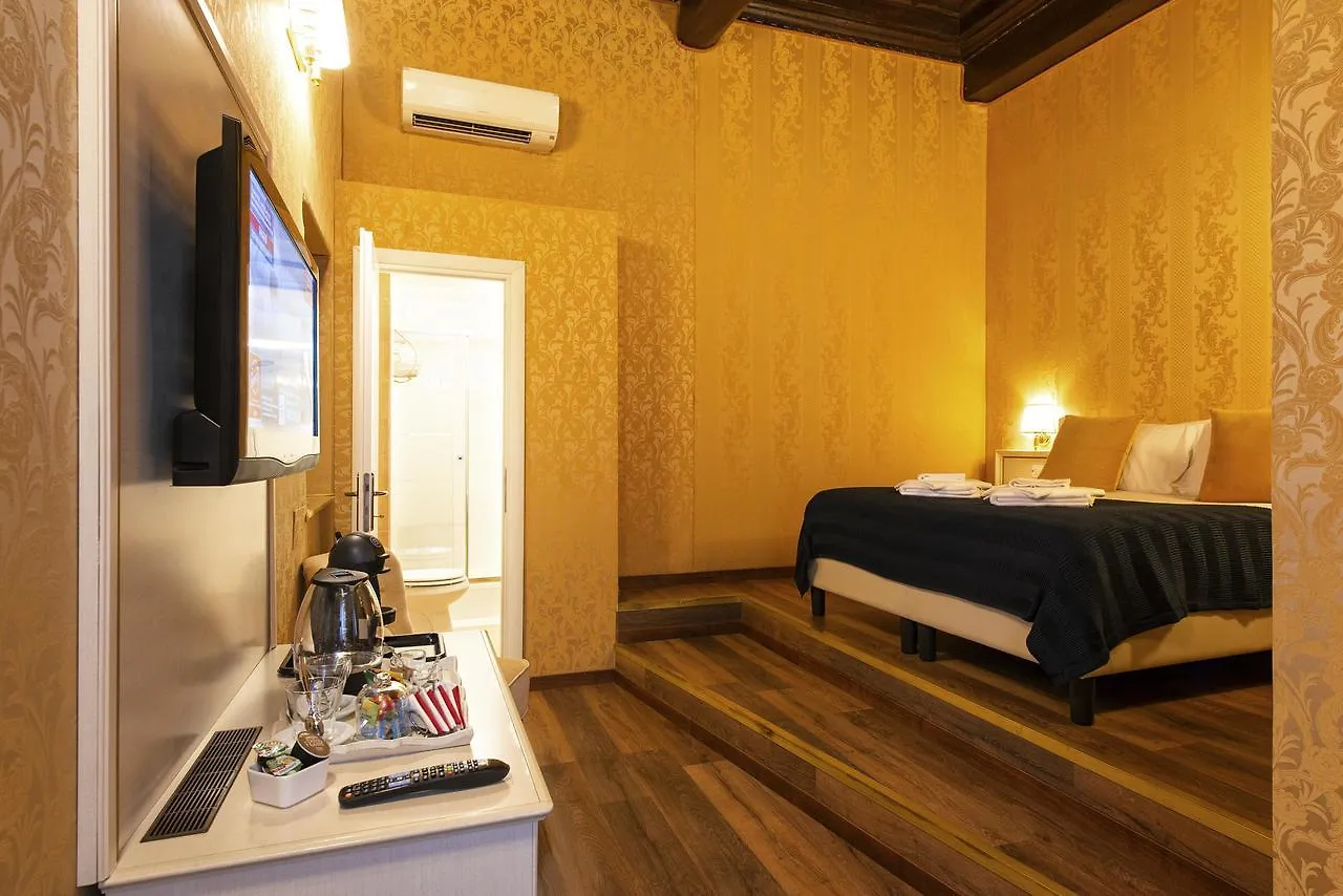 Canova Rooms In Spanish Steps Roma İtalya