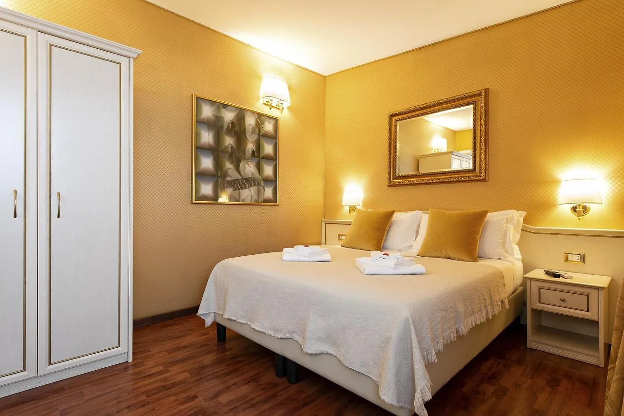 Canova Rooms In Spanish Steps Roma İtalya